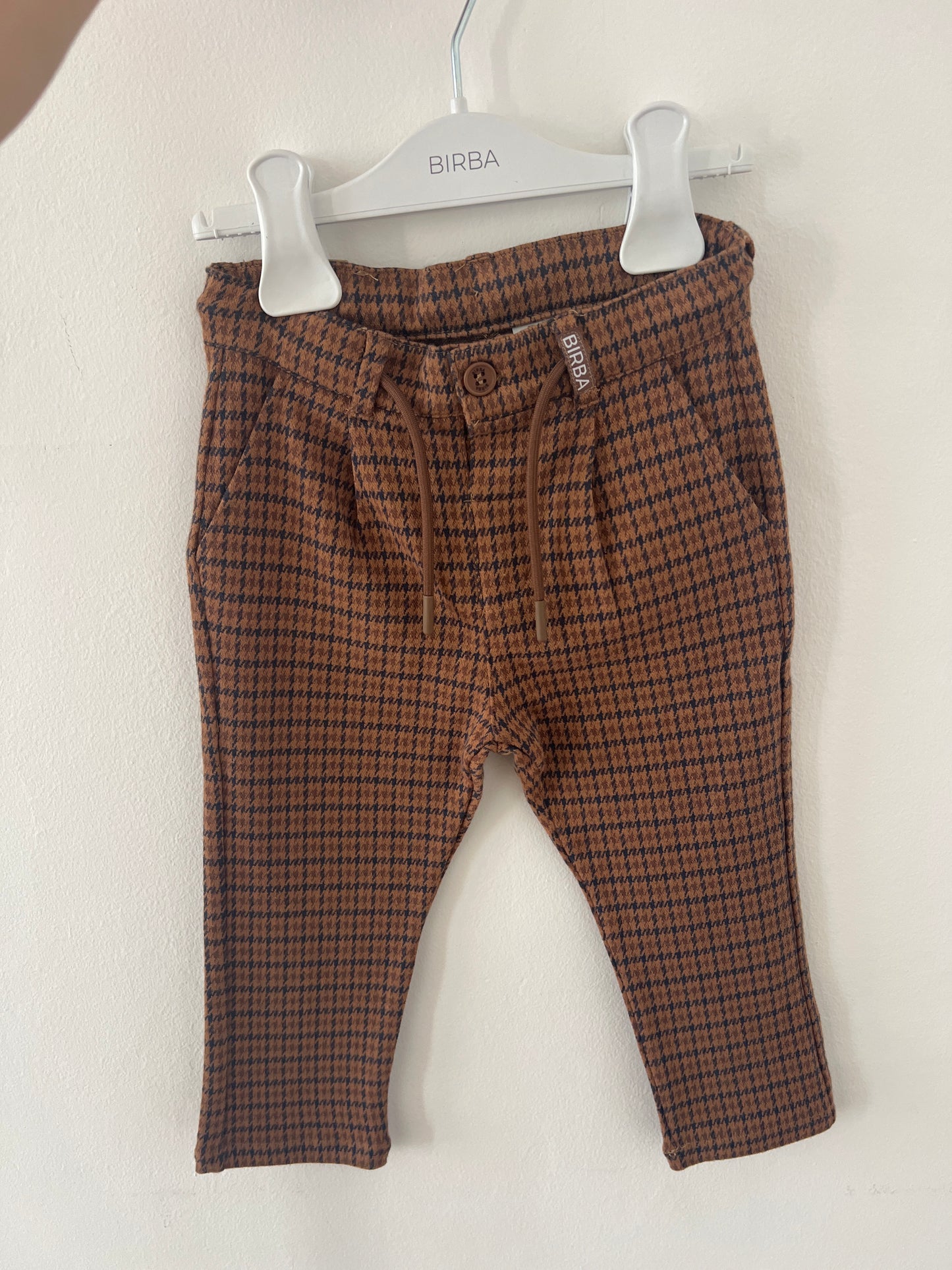 Pantalone marrone quadrettato