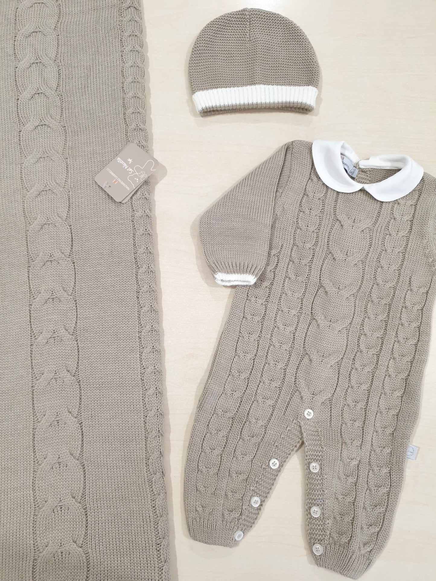 Tutina e Cappellino Marrone treccia NG