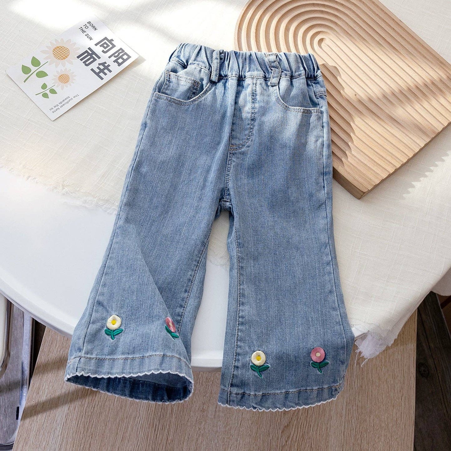 Jeans svasati ricamati con fiori per bambine 9M-6Y