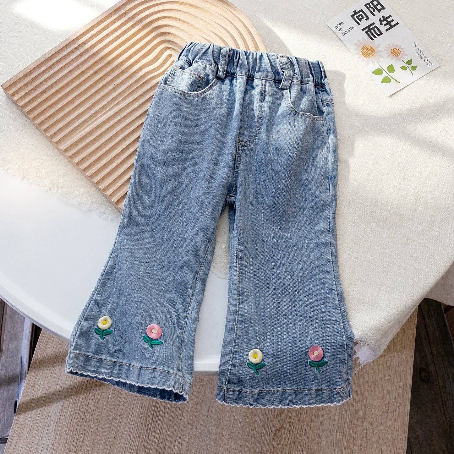 Jeans svasati ricamati con fiori per bambine 9M-6Y