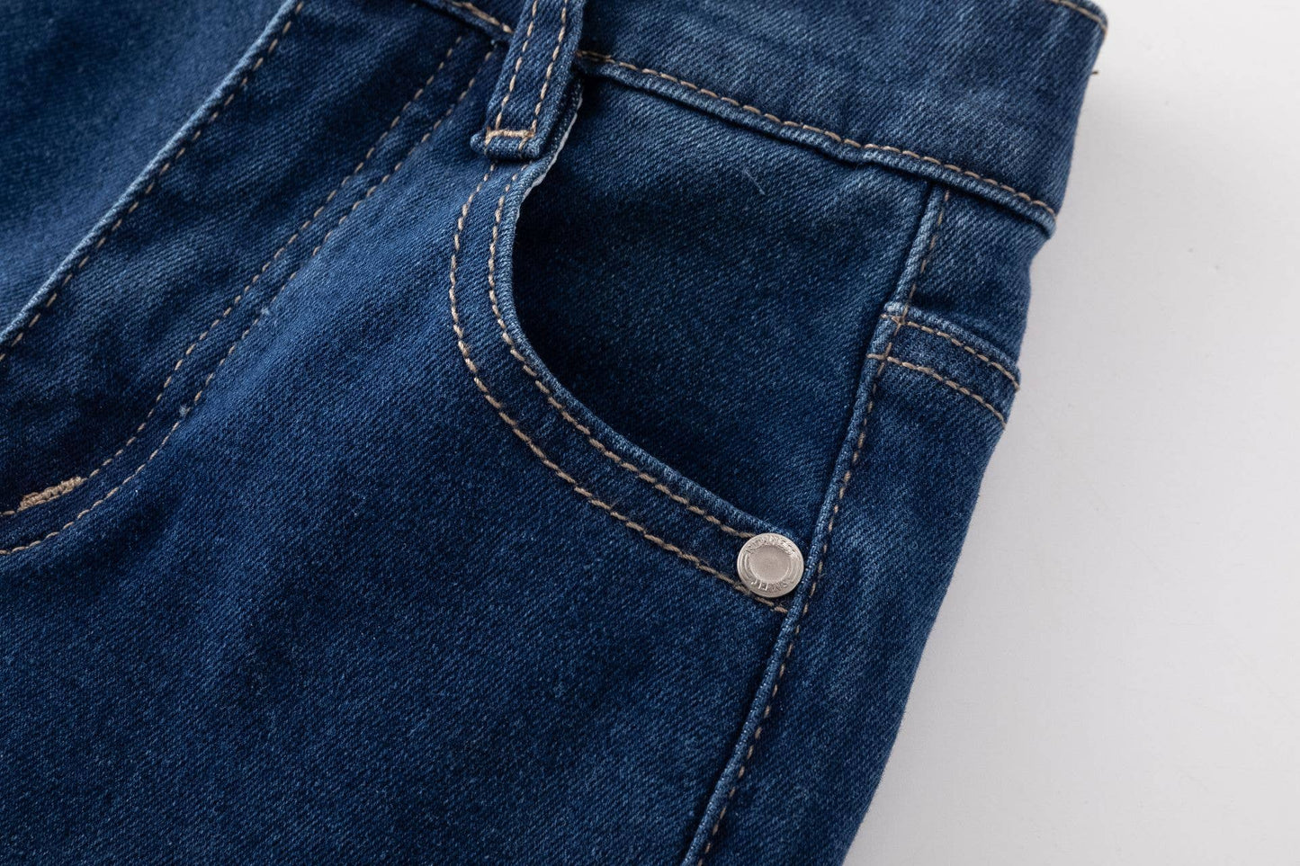 Jeans in denim a zampa